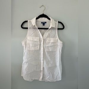Old Navy M Sleeveless Button Down Blouse